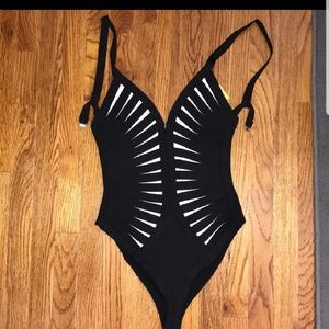Bebe bodysuit